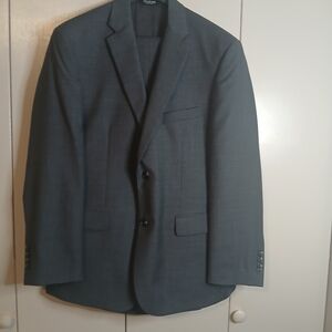 Jos. A. Bank Charcoal Gray Suit 42R 36-30 for Men Taylored Fit. (0519